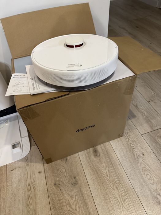 Робот пылесос в отличном состояний пылесос для сузой и влажной уборки