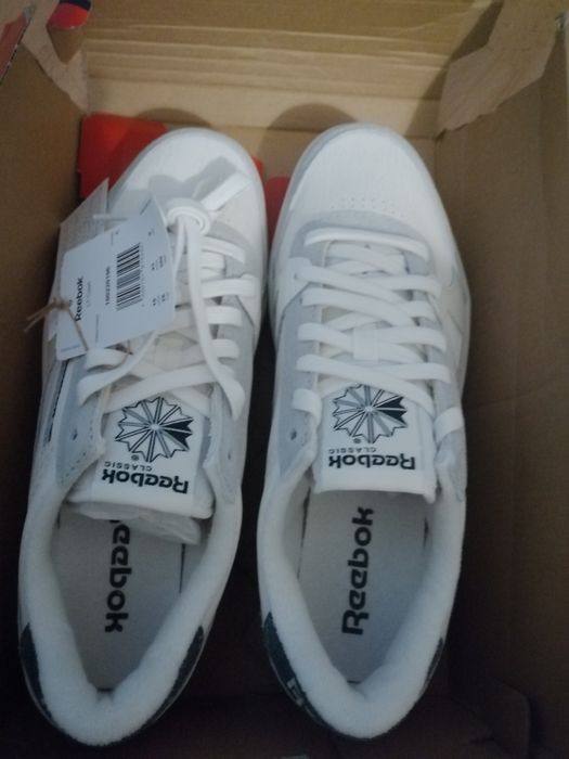 Adidasi Reebok nr 43 albi noi