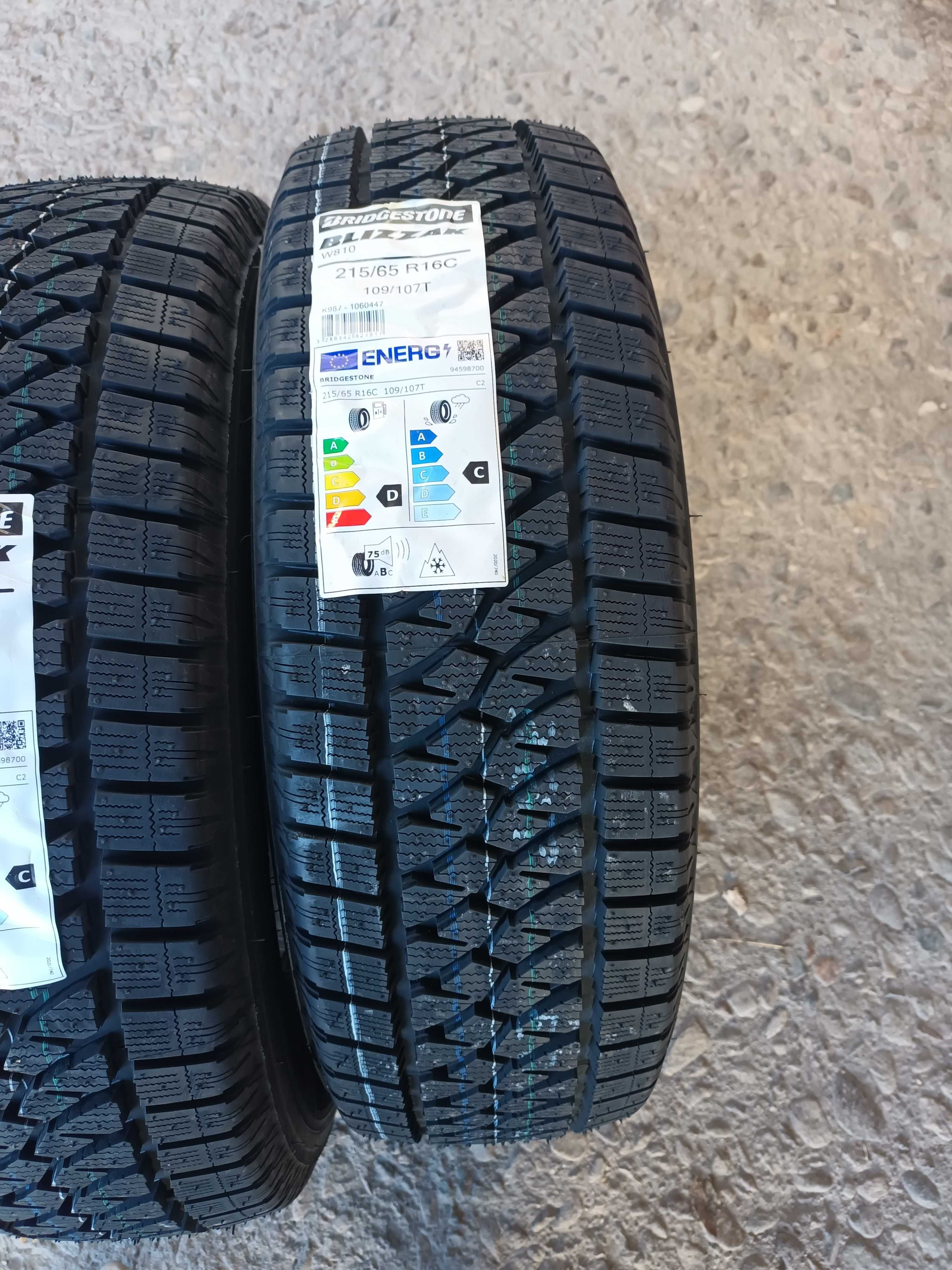 2 Нови бусови зимни гуми 215/65 R16C Bridgestone Blizzak W810 109/107T