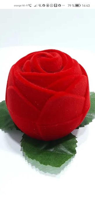 Aranjamente flori diferite.