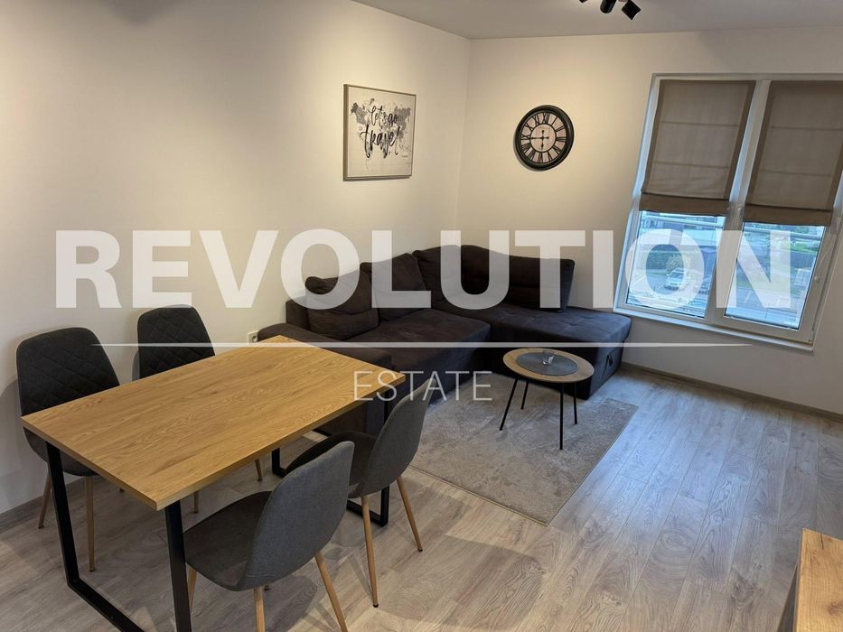 Дава се под наем Двустаен апартамент в Варна, Победа - 65 кв.м за 650 € - Снимка #1