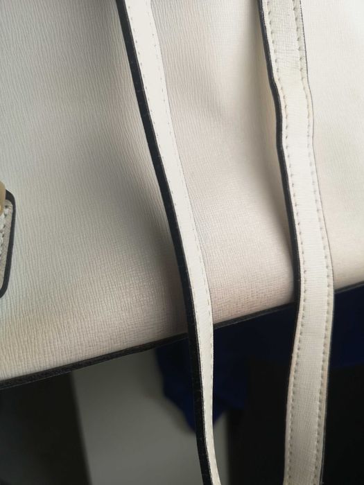 Бяла кожена раничка Tuscany leather дамска чанта употребявана