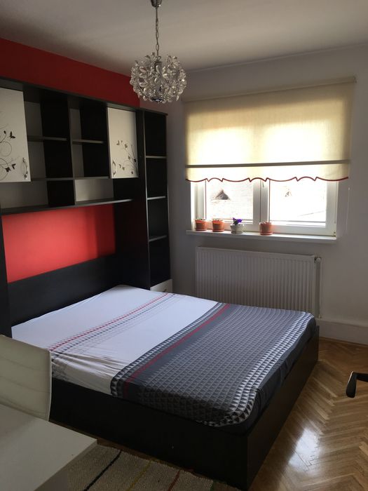 Proprietar vand apartament 3 camere, aproape de centru si facultati