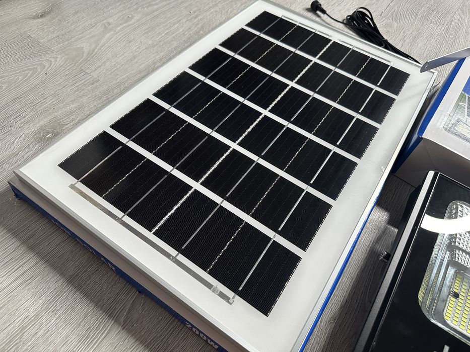 Proiector Solar 'Jon Solar 200W, Lampa Incarcare Solara + Panou Solar