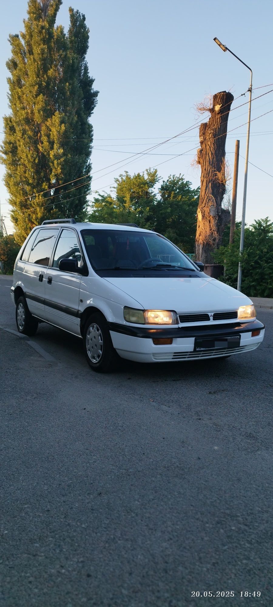 Продам Mitsubishi Space Runner 1993 г, торг есть