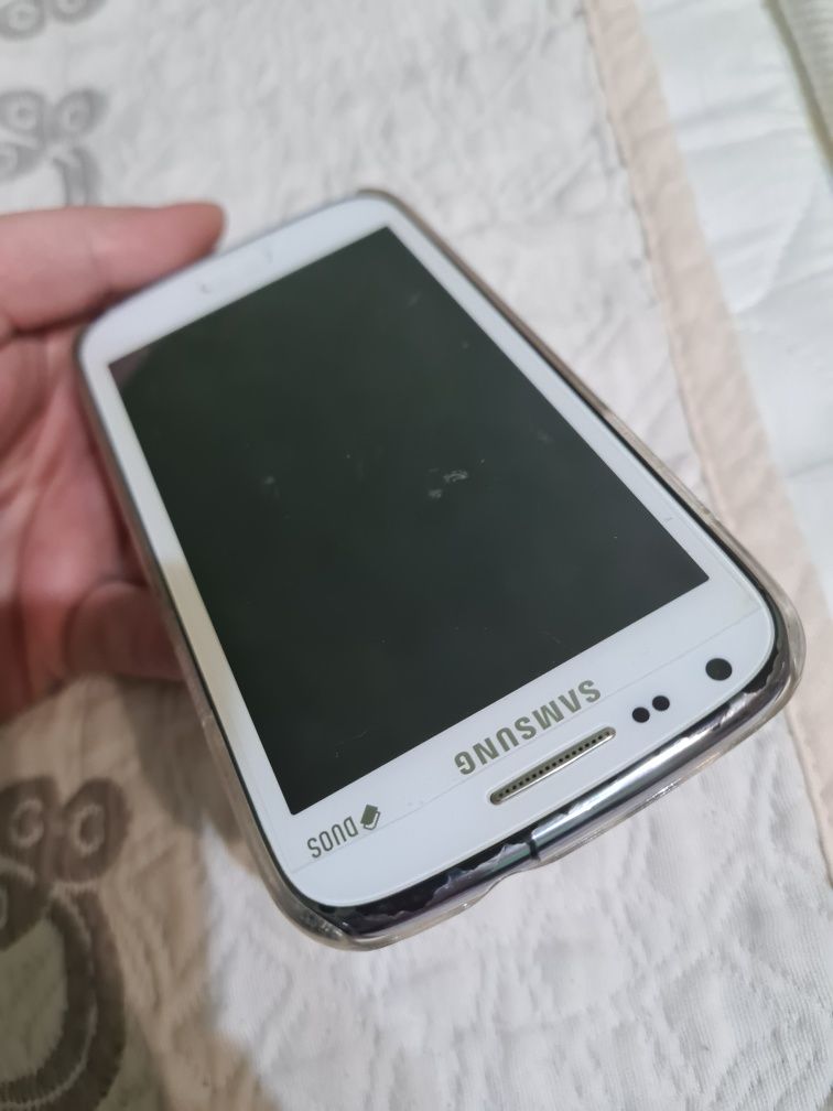Продавам iphone А1387 и самсунг