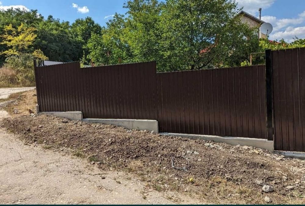 Vând garduri din tablă sau plasa bordurată