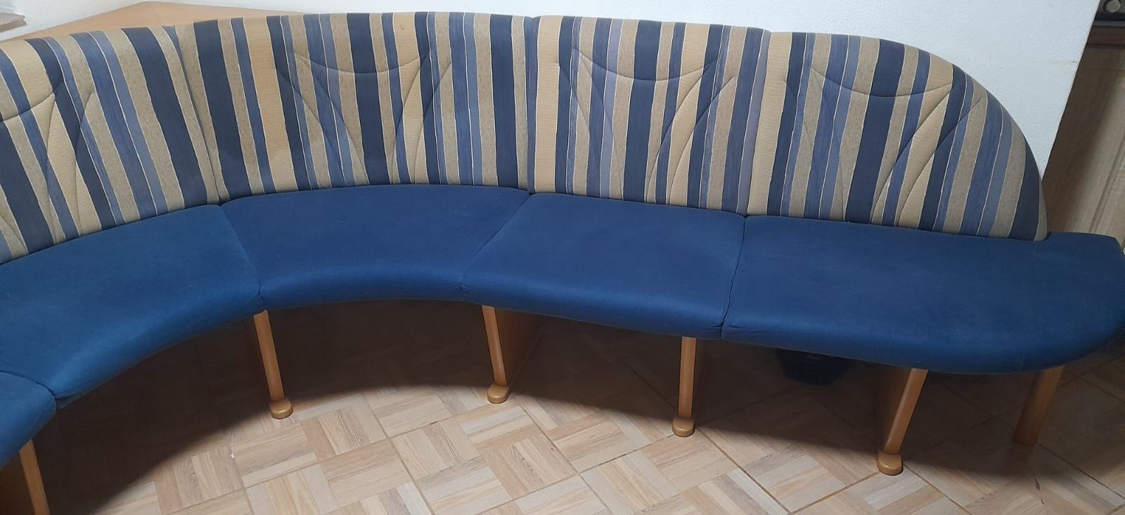 Vând colțar de bucătărie