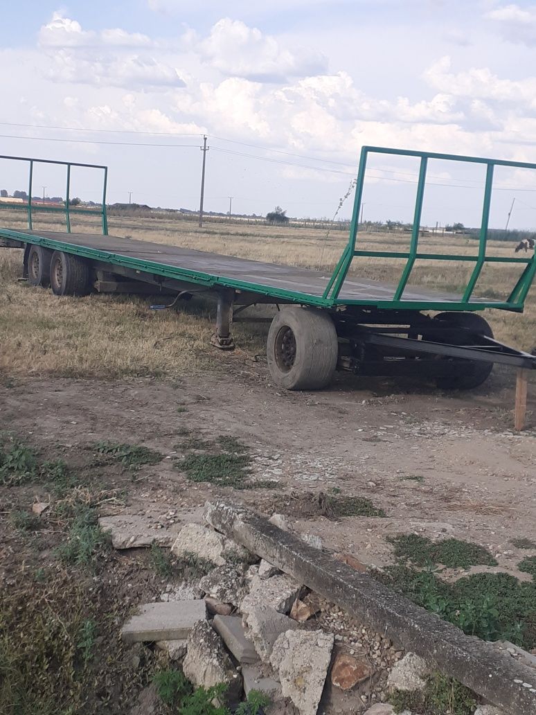 Trailer transport baloti