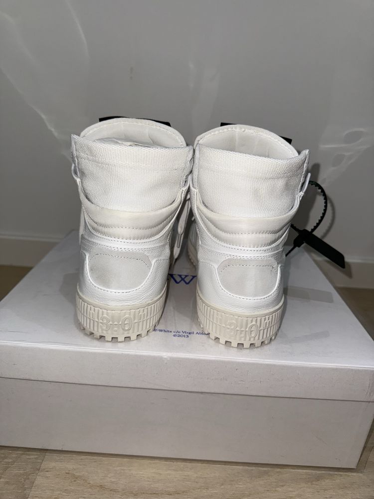 Off-White Court 3.0 44