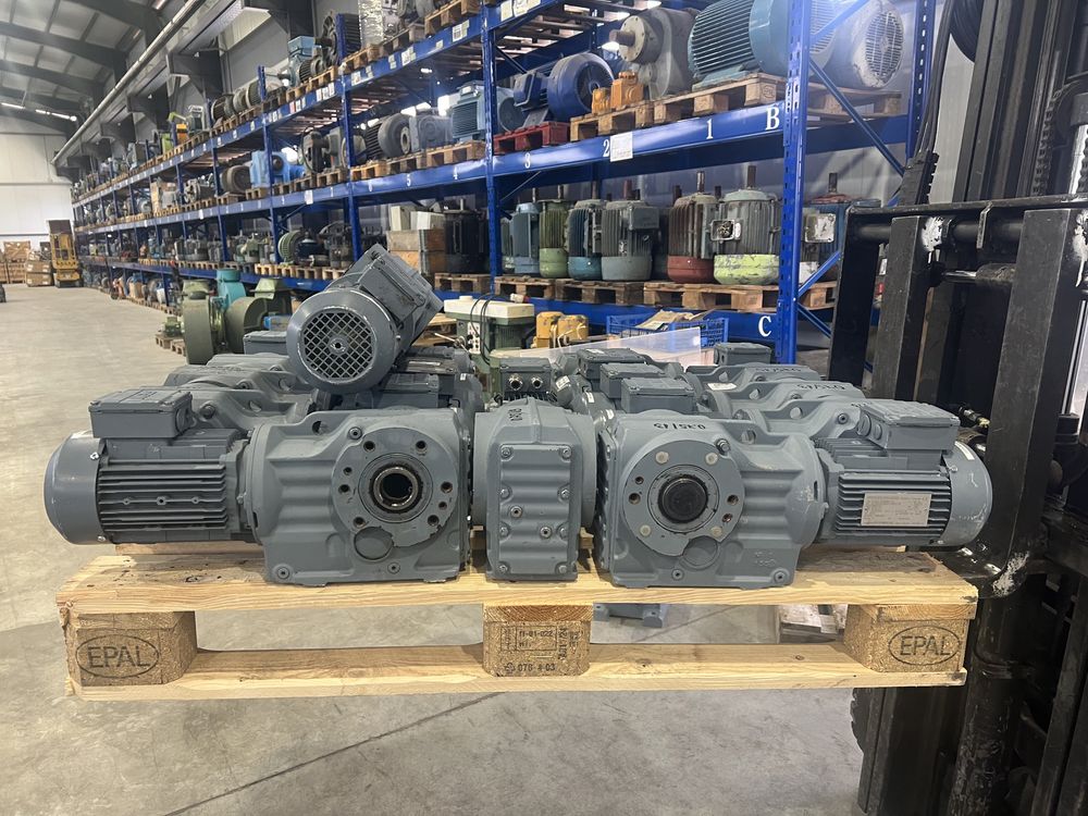 Мотор-редуктор SEW 0.75 kW 13 изх об