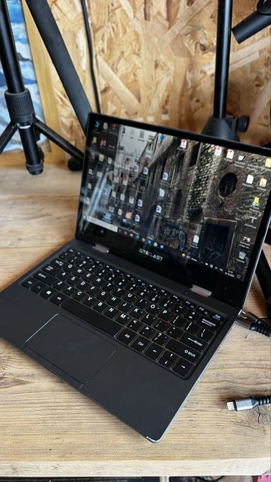 Teclast F5 11.6’ 8gb 128 gb windows 10. 2 в 1, въртящ се дисплей.