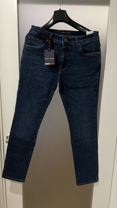 Нов модел дънки TOMMY HILFIGER.Жестоки.Налина серия от 31ви до 38ми р.