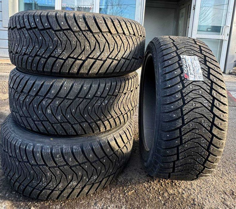 Новые зимние шины с шипами  285 45 R22  Yokohama Ice Guard IG65