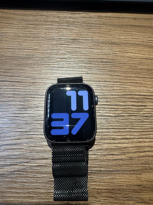 Apple Watch 5 44MM в идеельном состоянии