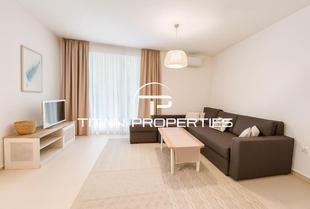 Дава се под наем Двустаен апартамент в Варна, Център - 95 кв.м за 750 € - Снимка #1