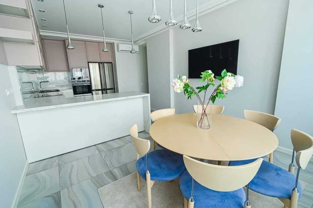 Дава се под наем Двустаен апартамент в София, Център - 56 кв.м за 433.5 € - Снимка #2