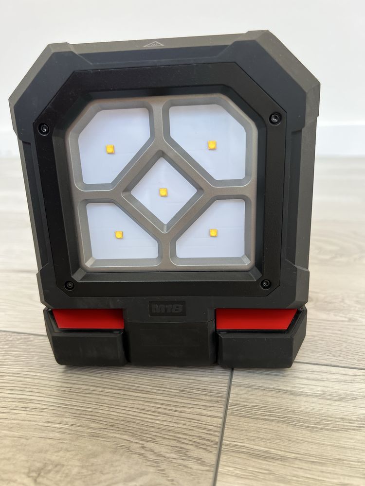 Lanterna,lampa lucru Milwaukee 18v