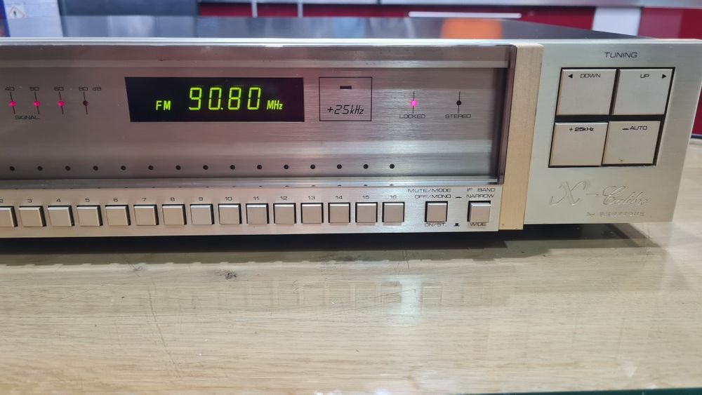 Vânt tuner X-Calibre  MT-4000 , de la Benytone.