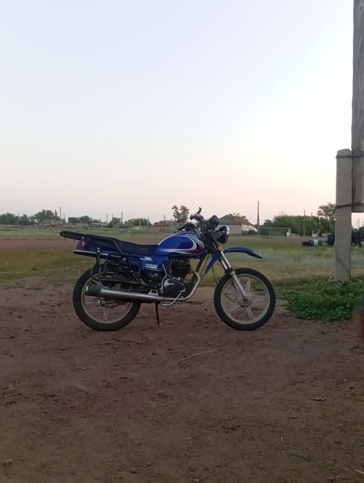 Мотоцикл yaqi 200,на полном ходу, вложения не требует.