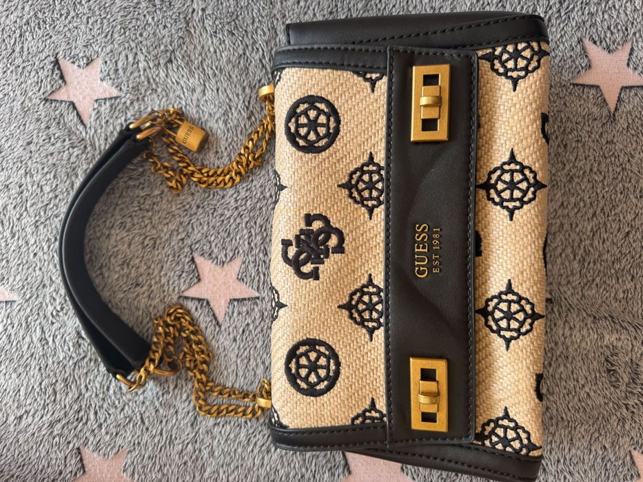 Оригинална чанта Guess