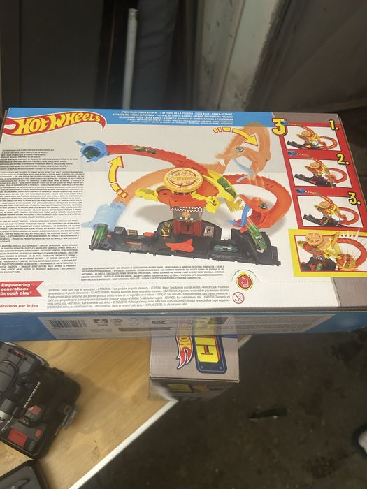 Hot wheels pizza slam cobra