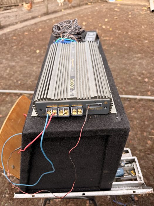 Vand subwoofer auto complet 700 lei