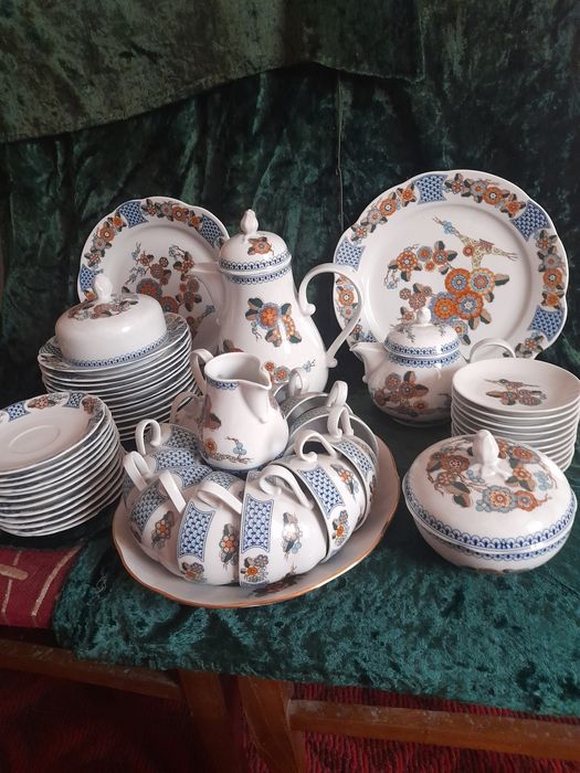 Большой красивый  чайный сервиз на 12 персон .,"КАHLA" , пр-ва ГДР