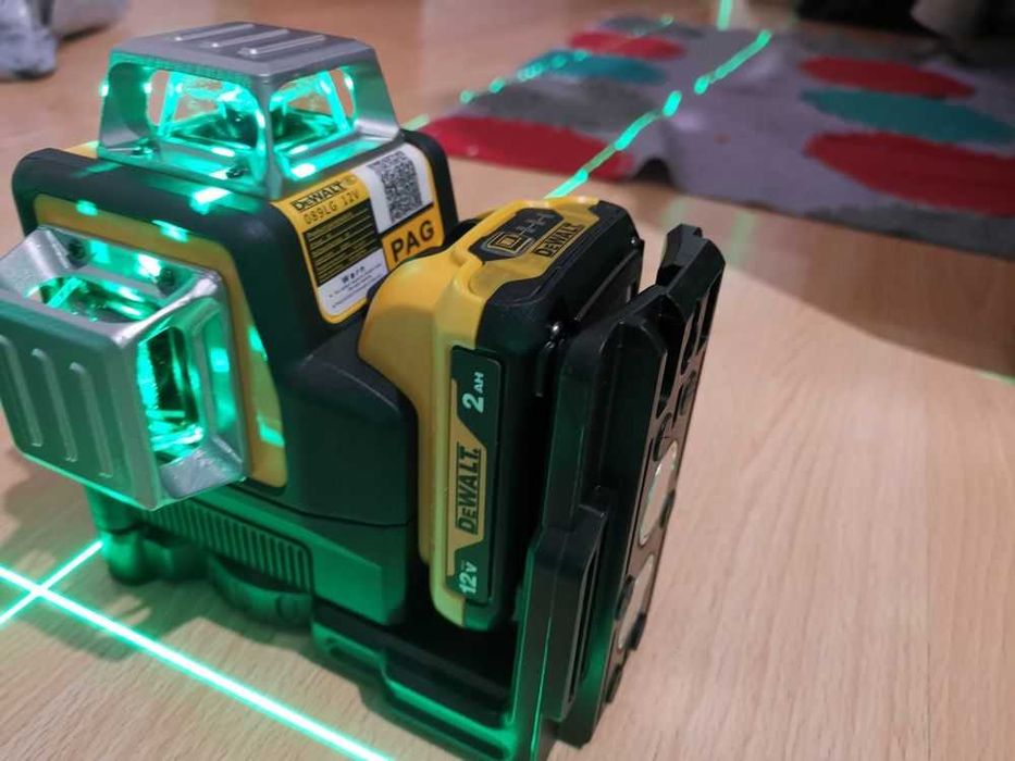 Nivela laser DeWalt cu accesorii