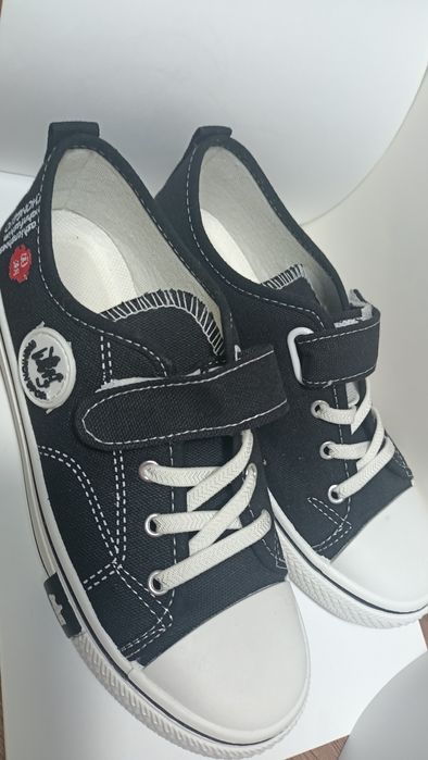 Продам кеды новые