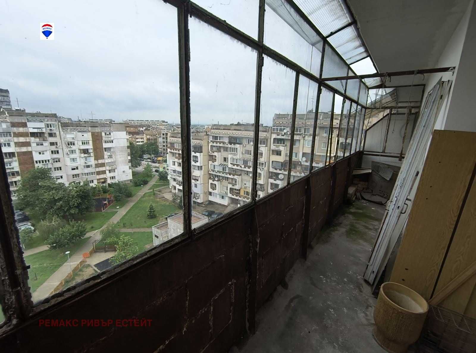 Класически тристаен апартамент за продажба  кв. ЦЮР