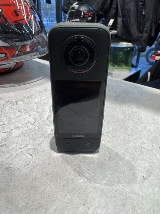Продам insta 360 3x в хорошем состояние