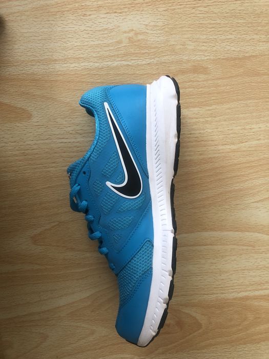 Vand adidasi nike nr43