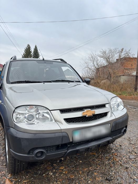 Продам Нива Chevrolet 2015 года выпуска.