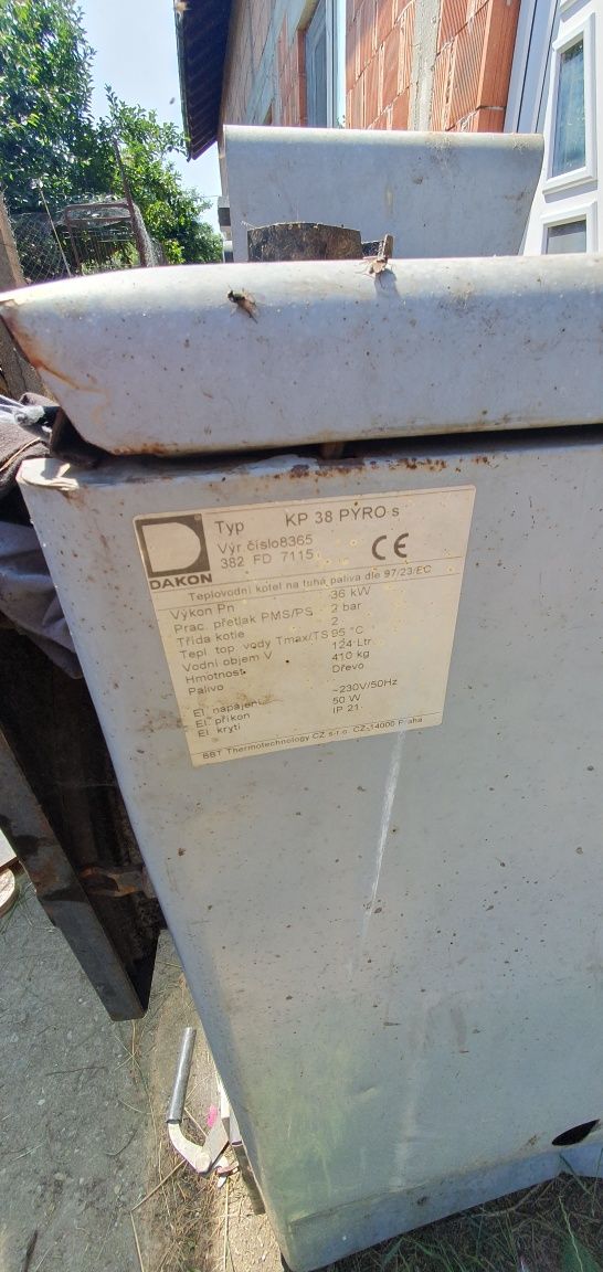 Vând centrala pe lemne 35 kw cu gazeificare, ventilator defect!