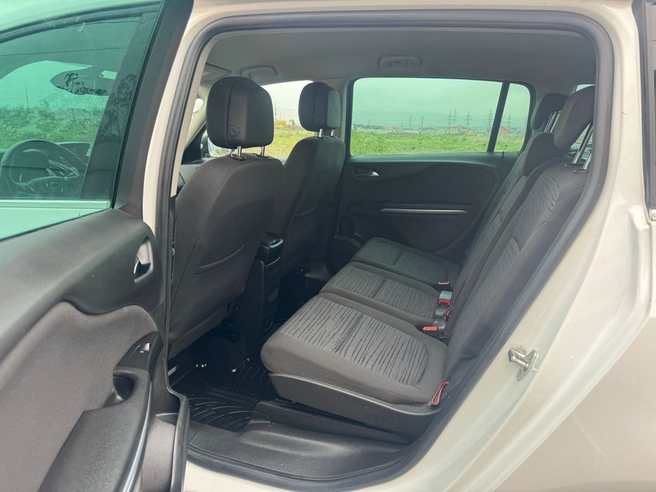 Opel Zafira 1.6 Diesel *2016* Euro 6 / Navi / Volan Incalzit /165.000