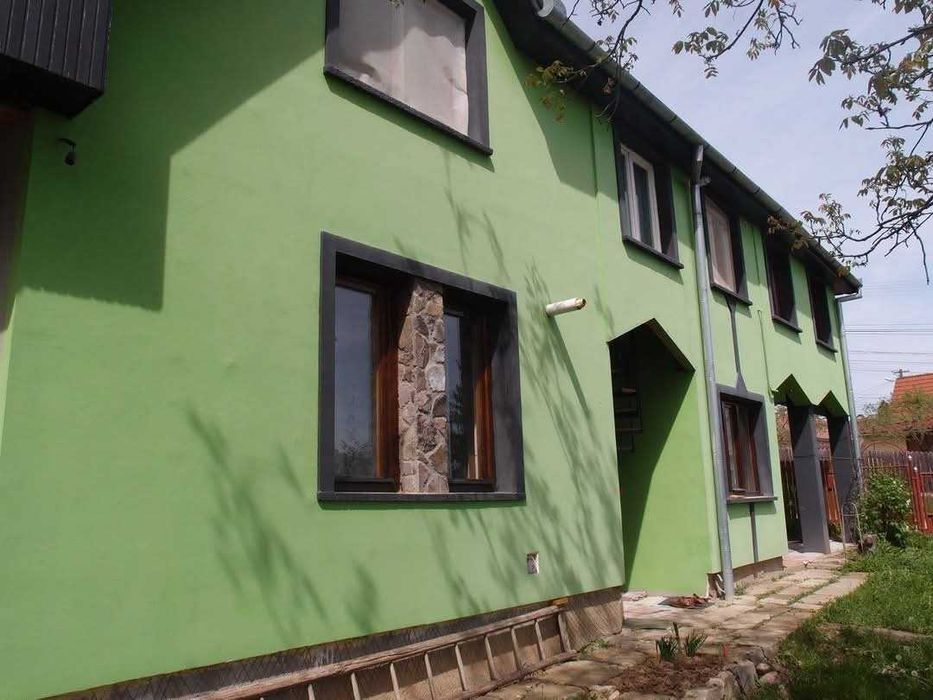De inchiriat apartament la casa