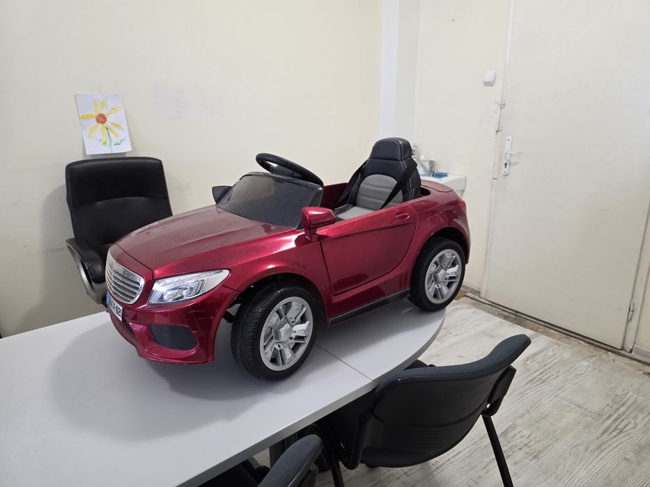 Акомулаторна кола Mercedes