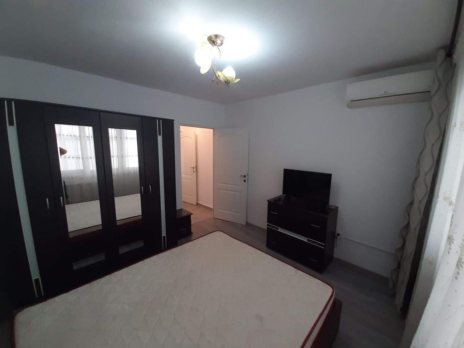 Închiriez apartament 2 camere decomandate zona piata nicolina