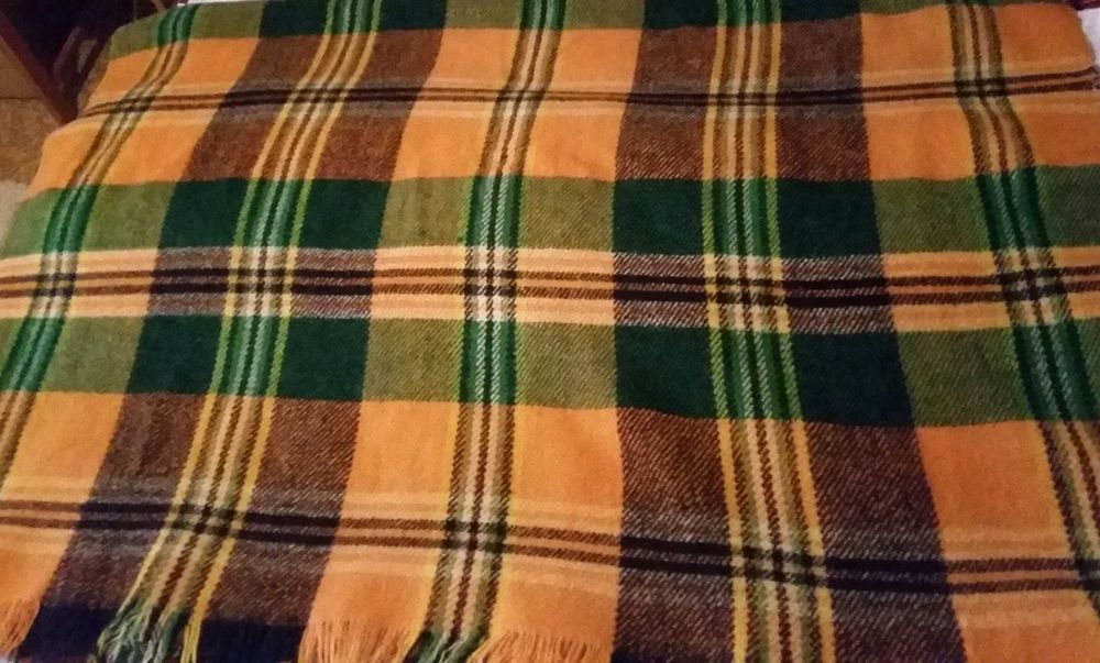 Продавам изгодно Родопско одеяло