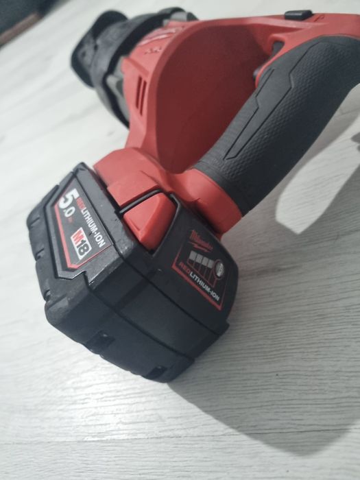Fierastrau sabie Milwaukee M18 + acumulator 5.0 AH