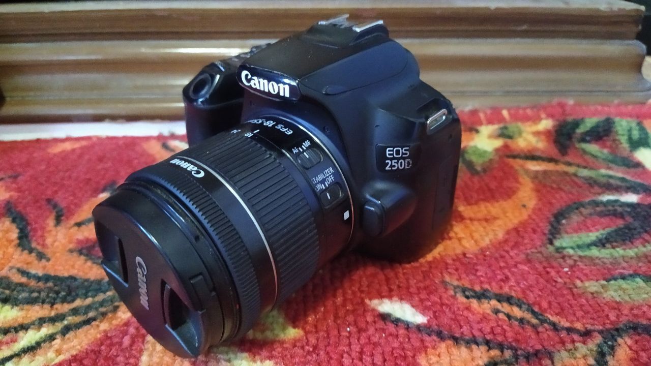 Canon 250d сотилади