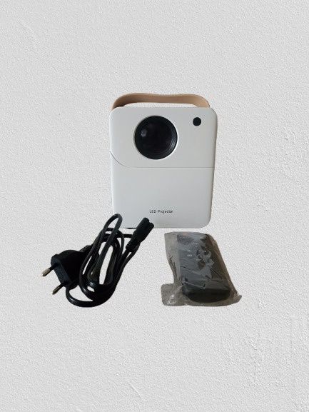 Продам проектор новый