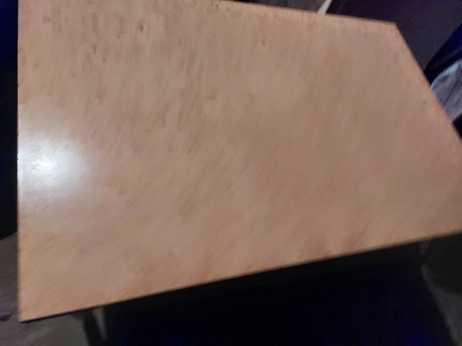 Кухненска   дървена  маса