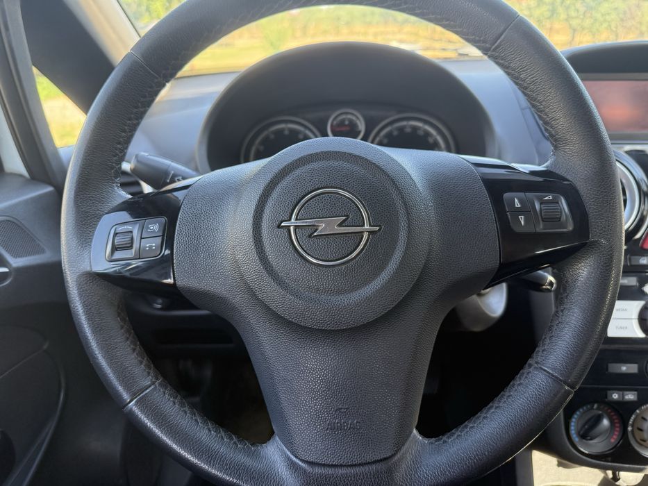 Opel Corsa 1.2 benzină/ Gpl din fabrică