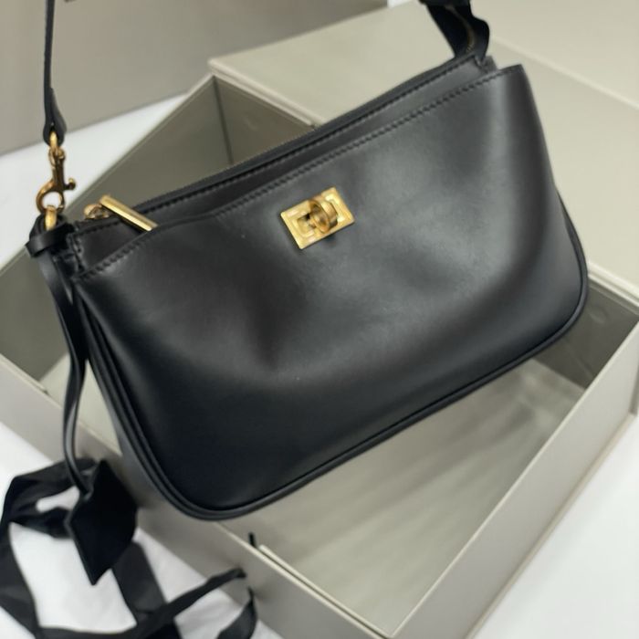Balenciaga чанта ест.кожа с кутия 449лв