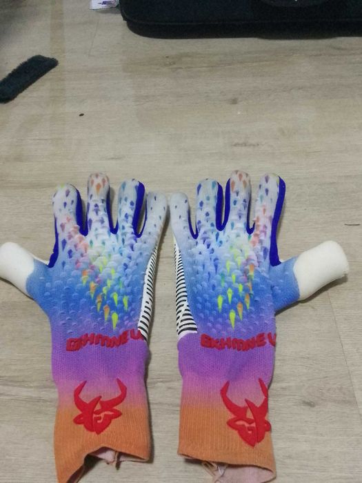 Mănuși de portar mărimea 9, numai bune pentru antrenament