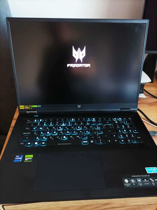 Мощен Лаптоп Acer Predator Helios 18 Gaming PH18-71-949U