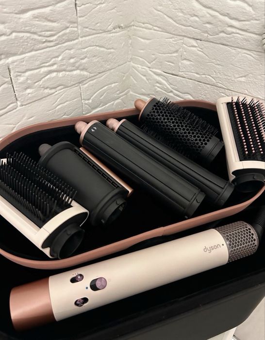 Dyson нежно розовый