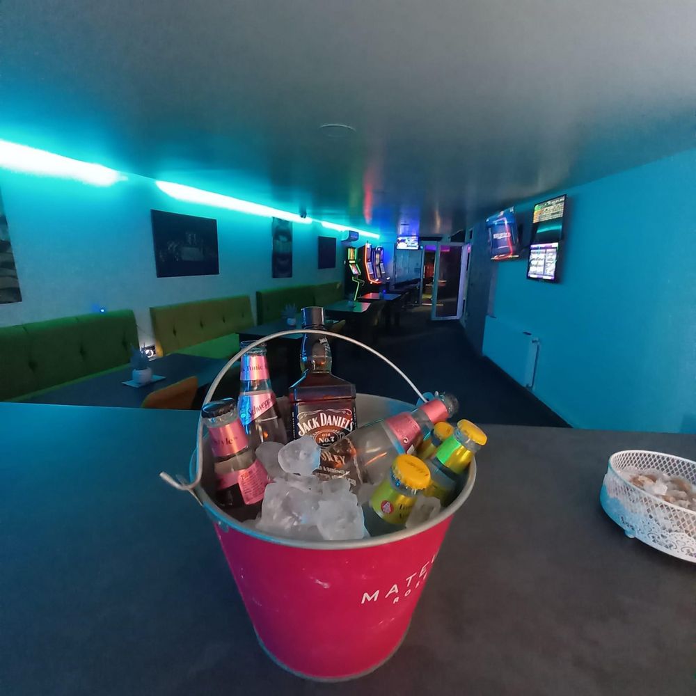 Spalatorie Auto Self Service & Cafe Bar 500Mp.TVA deductibil.